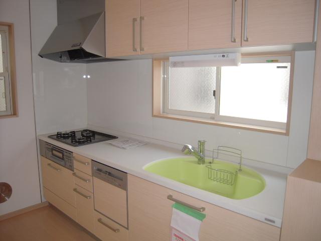 Same specifications photo (kitchen)