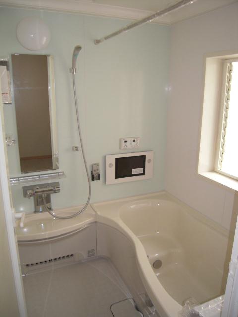 Same specifications photo (bathroom)