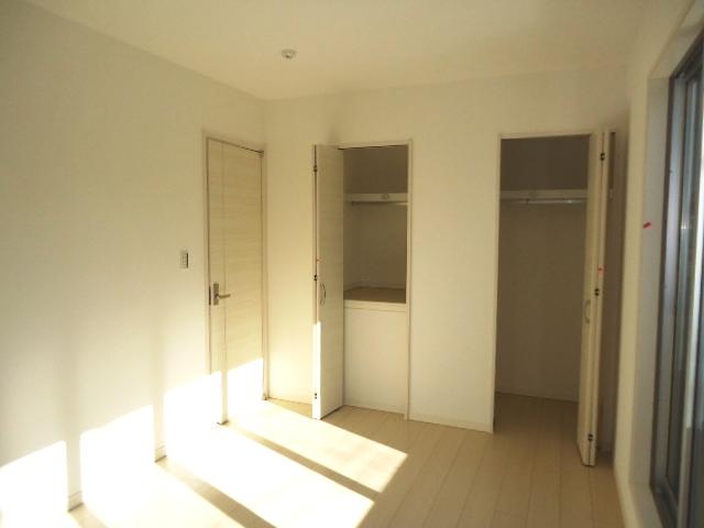 Non-living room. Indoor (12 May 2013) Shooting