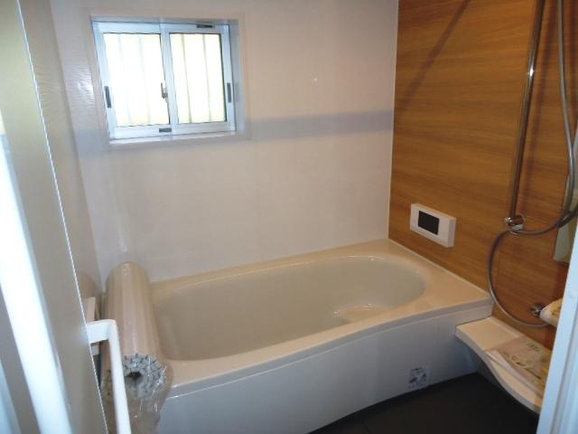 Bathroom. Indoor (12 May 2013) Shooting