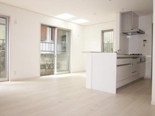 Living. Local (August 2013) Shooting