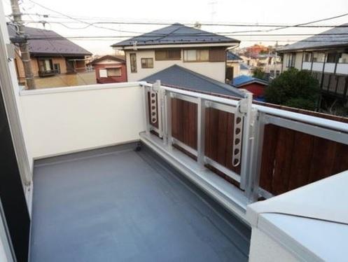 Balcony. Local (August 2013) Shooting