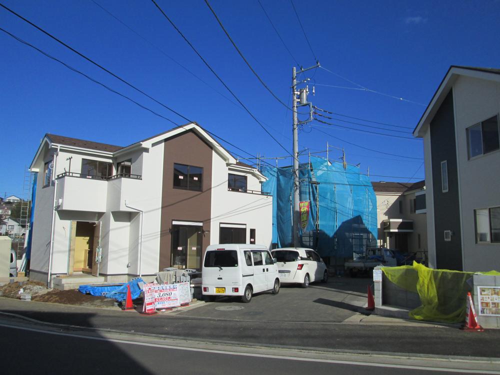 Local appearance photo. Local (12 May 2013) Shooting