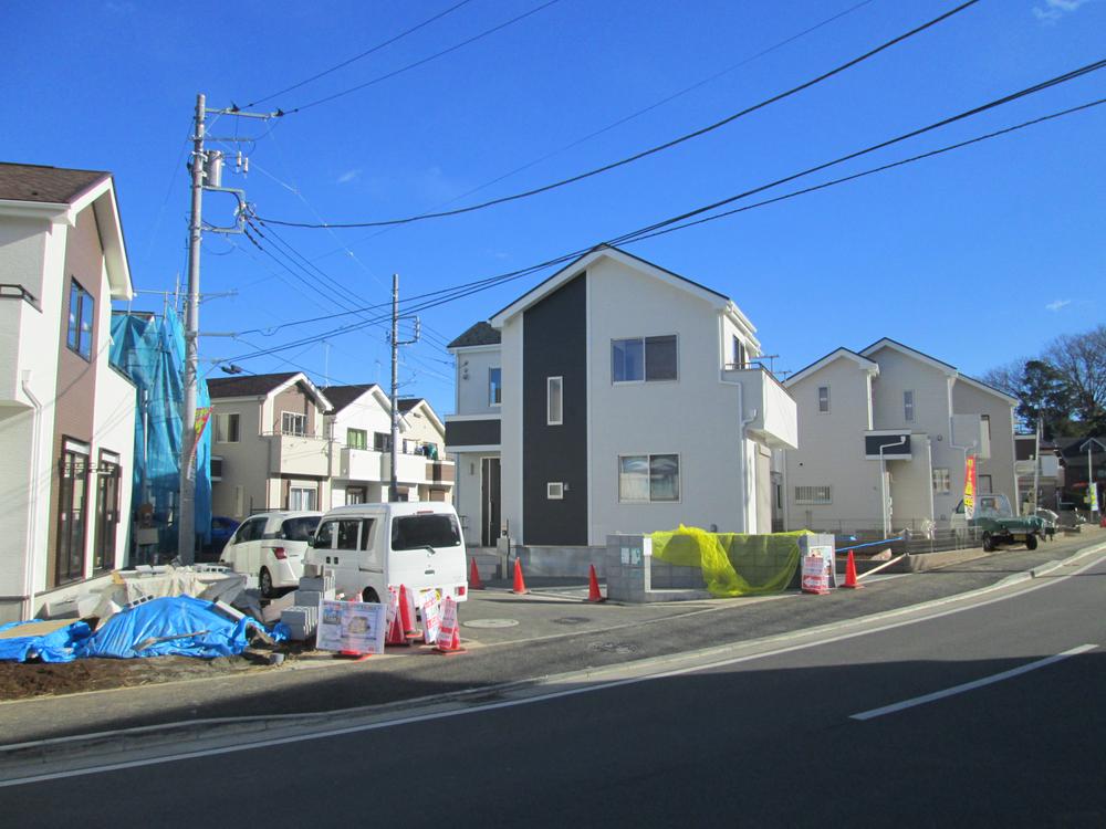 Local appearance photo. Local (12 May 2013) Shooting