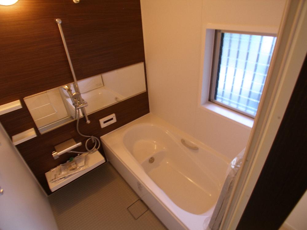 Bathroom. The bathrooms are spacious one-tsubo type bus (Building 2)