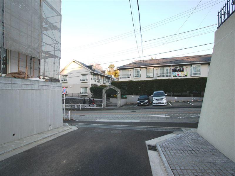 Local photos, including front road. Local (12 May 2013) Shooting