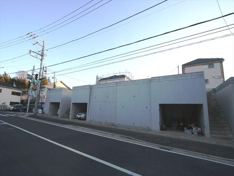Parking lot. Local (12 May 2013) Shooting