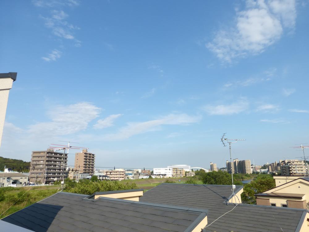 View photos from the dwelling unit. Building 3 Local (October 3, 2013) Shooting