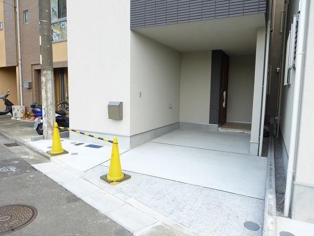 Parking lot. Building 2 Local (October 3, 2013) Shooting