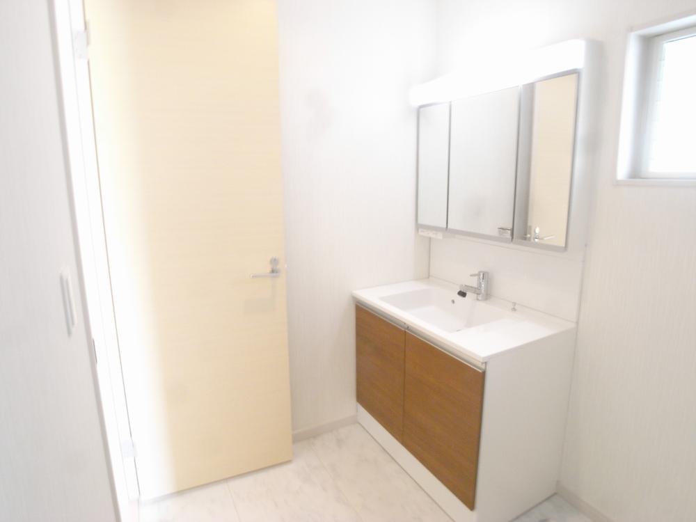 Same specifications photos (Other introspection). The company example of construction (washroom)