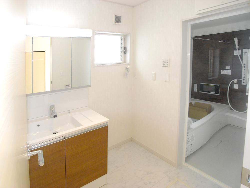 Same specifications photos (Other introspection). The company example of construction (washroom)