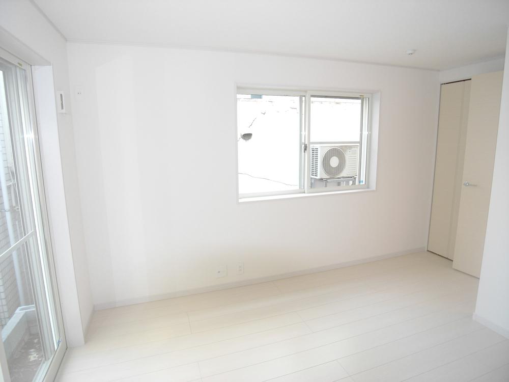 Same specifications photos (Other introspection). The company construction cases (room of non-living)