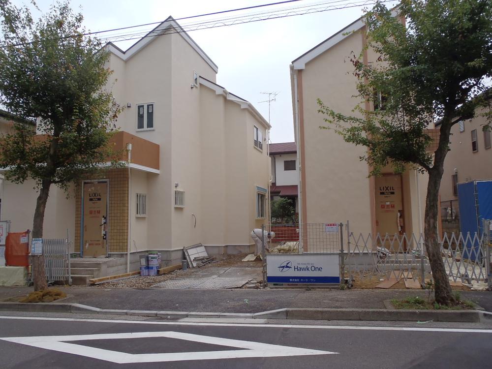 Local photos, including front road. July 2013 shooting