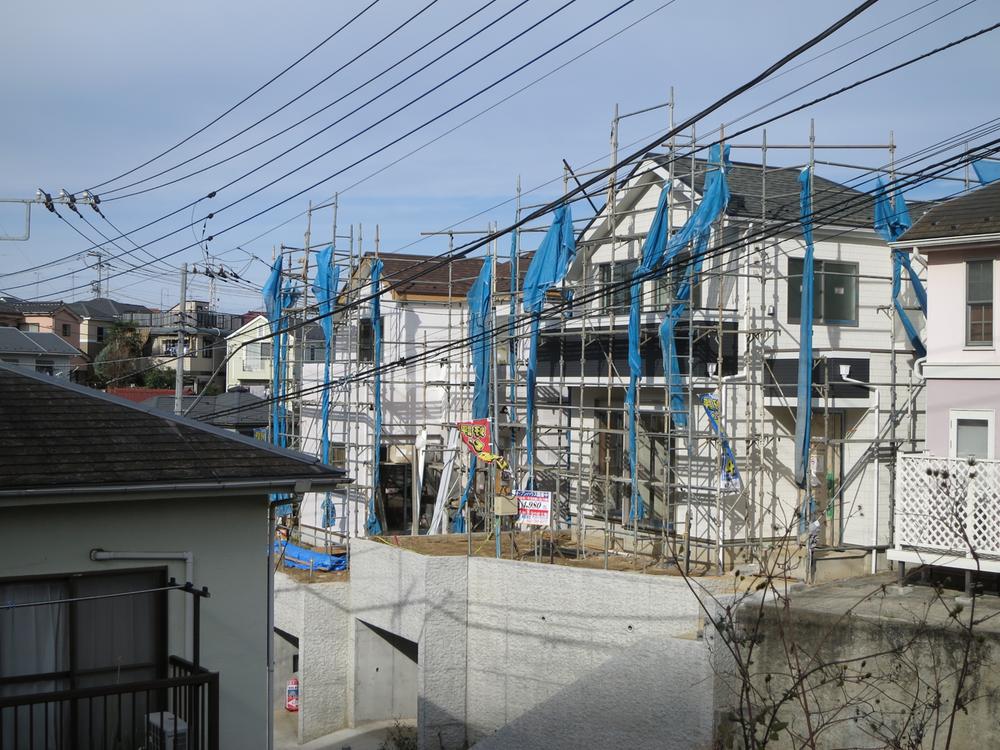 Local photos, including front road. Feeling of freedom and this view is, It once will not let go When you have to hand