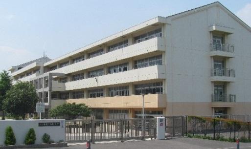 Junior high school. Tokaichiba 2300m until junior high school