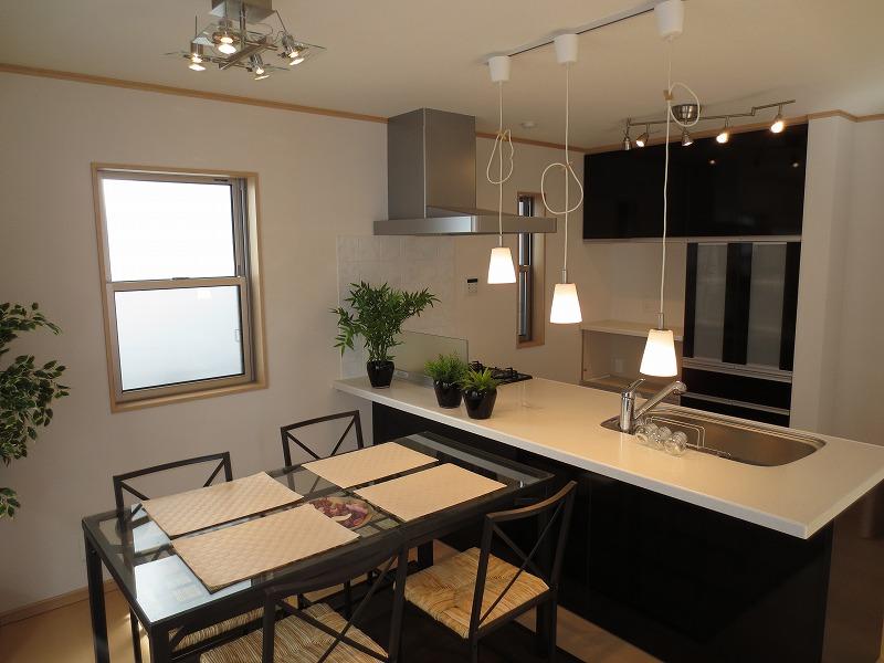 Living. R-7 districts 8 Building (Model building) life image of springing easy to model building means your experience please