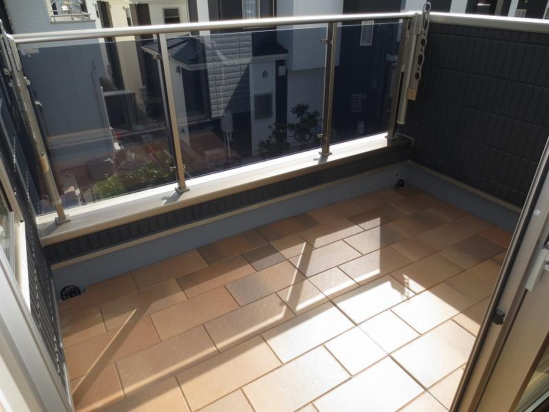 Balcony. R-7 districts 4 Building Spacious balcony