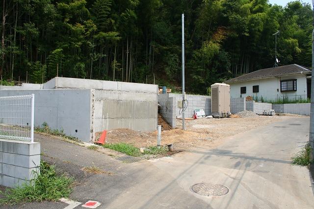 Local photos, including front road. Local (August 2013) Shooting