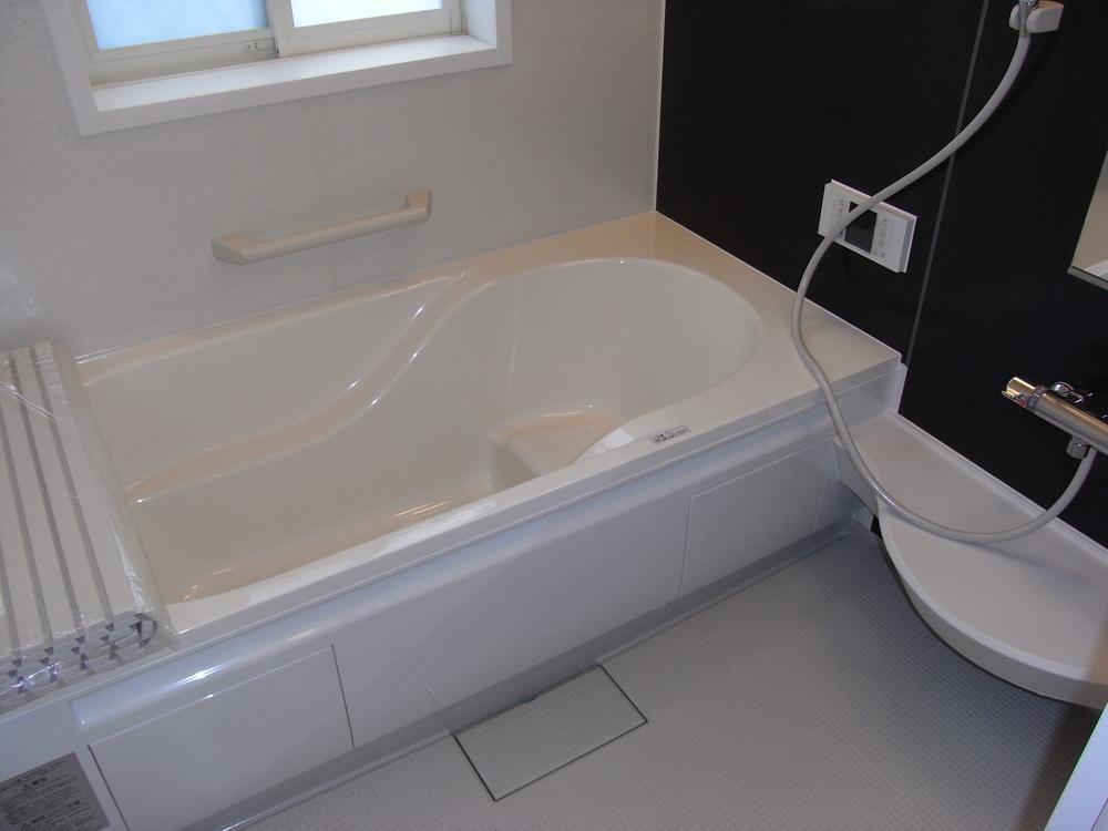 Bathroom. Indoor (24 December 2013) Shooting