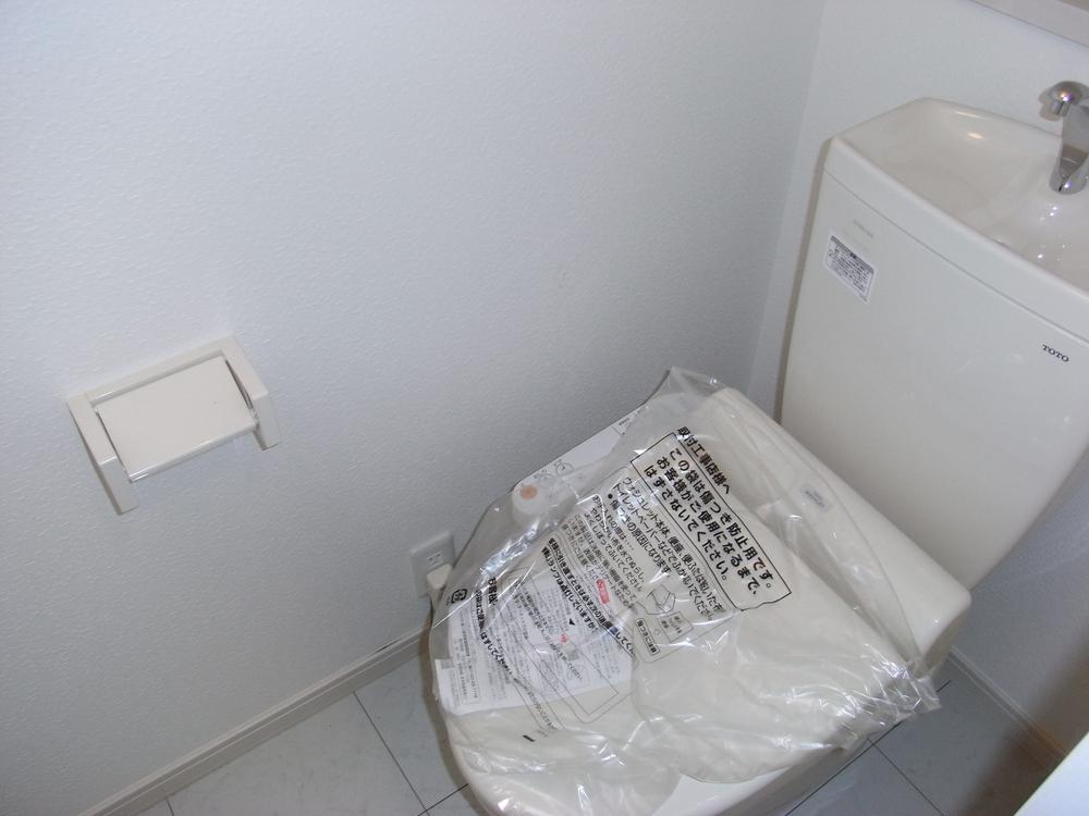 Toilet. Indoor (24 December 2013) Shooting