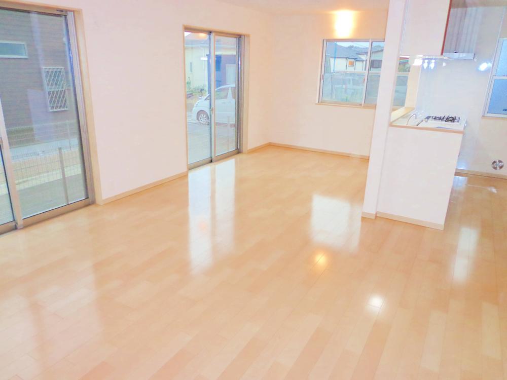 Living. Bright living room with large windows on the south side there are also two are spacious 18.5 Pledge