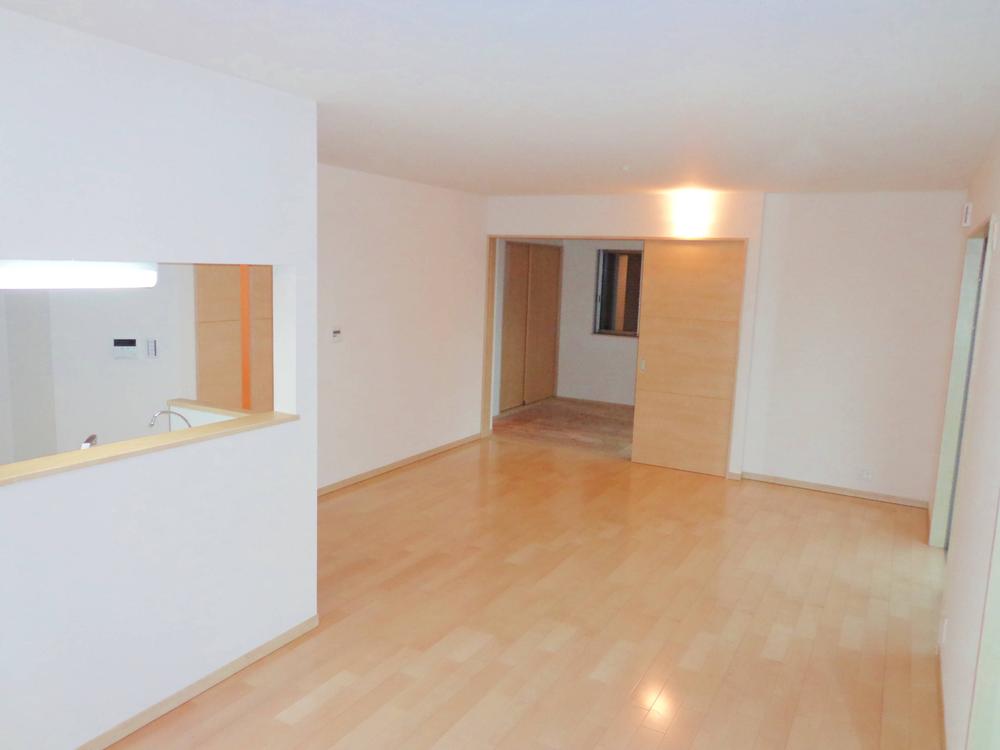 Living. It is spacious and usable living space in Japanese and on earth.