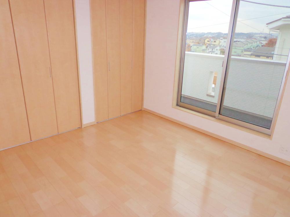 Non-living room. All rooms have large windows facing south. Nursery also positive per good