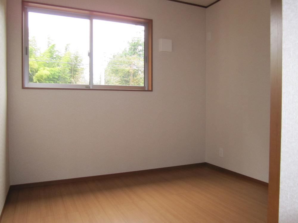 Non-living room. Western-style 5.0 Pledge