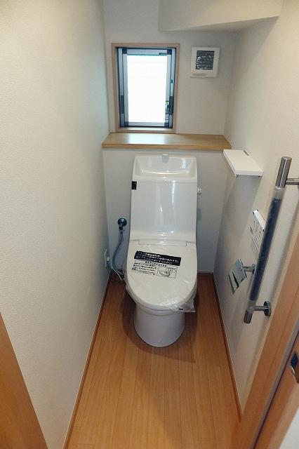 Toilet. (December 23, 2013) Shooting R-9 ・ 15 Building