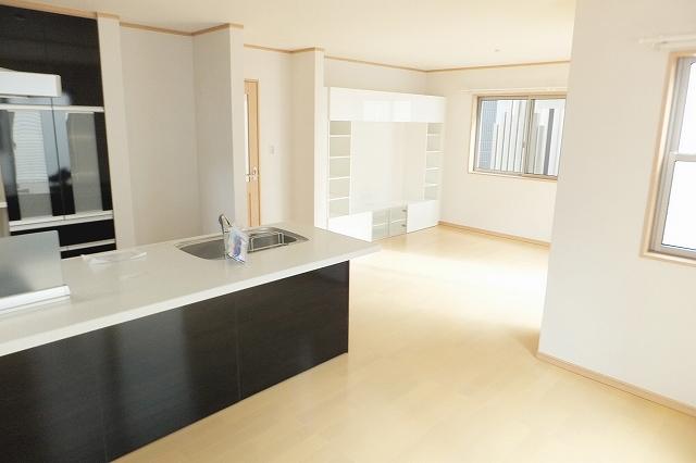 Living. (December 23, 2013) Shooting R-9 ・ 15 Building