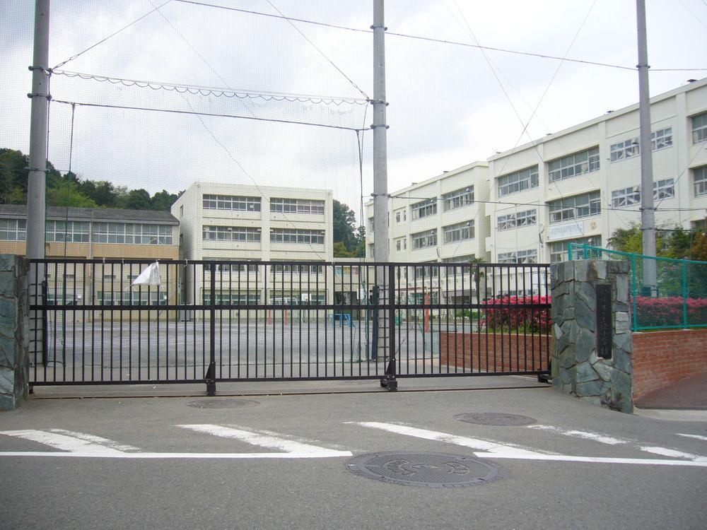 Primary school. 1300m to Yokohama Municipal Miho Elementary School