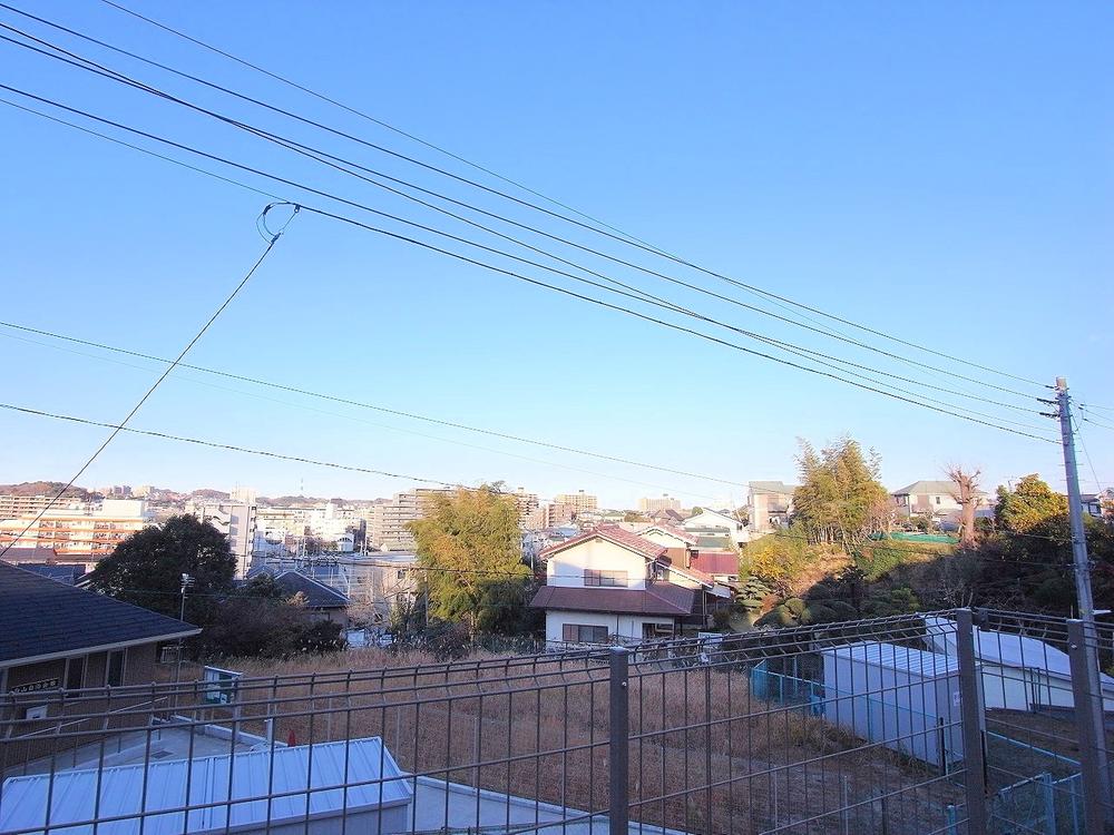 View photos from the dwelling unit. View from the site (December 2013) Shooting