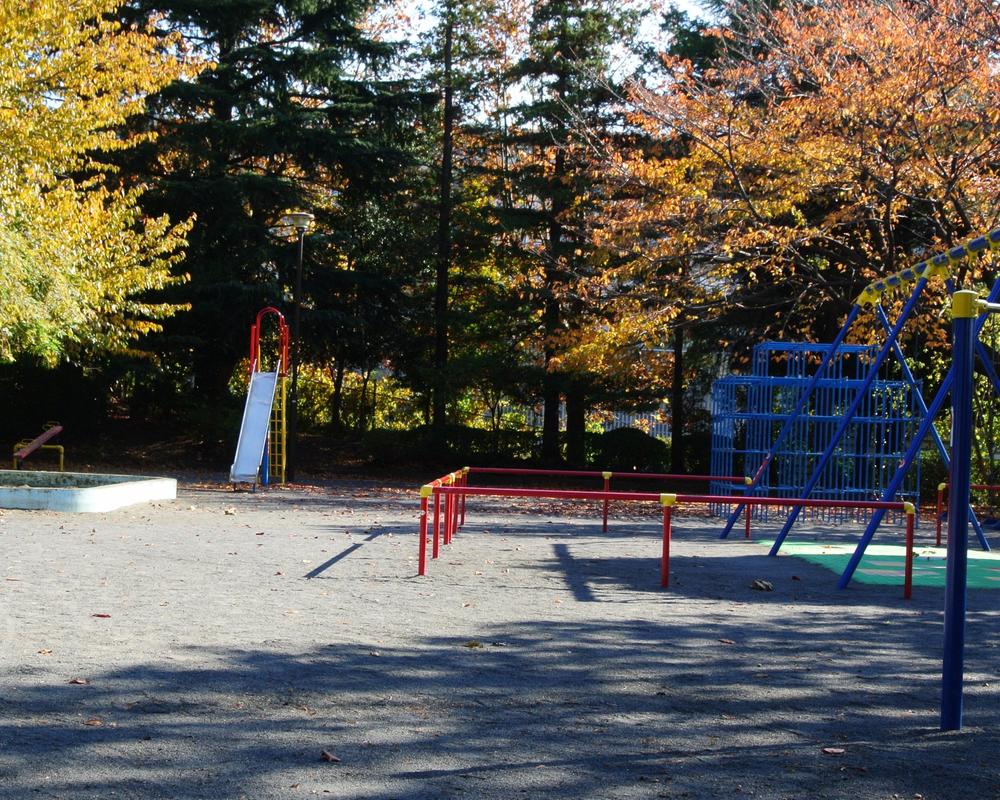 park. 1000m to the park