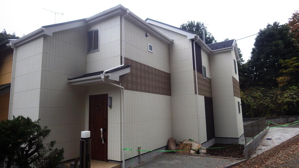 Local appearance photo. Local (11 May 2013) Shooting