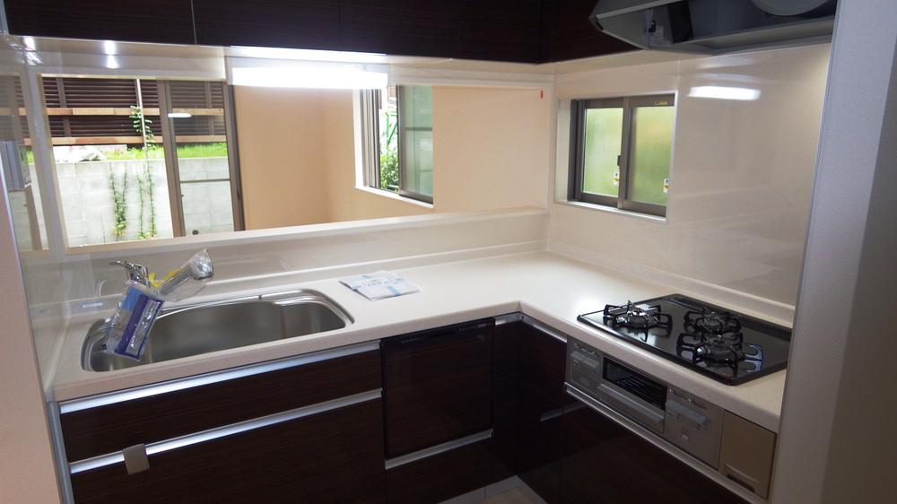 Kitchen. Indoor (10 May 2013) Shooting