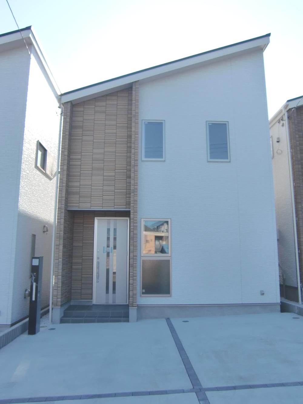 Local appearance photo. Local (09 May 2013) Shooting, Building 2