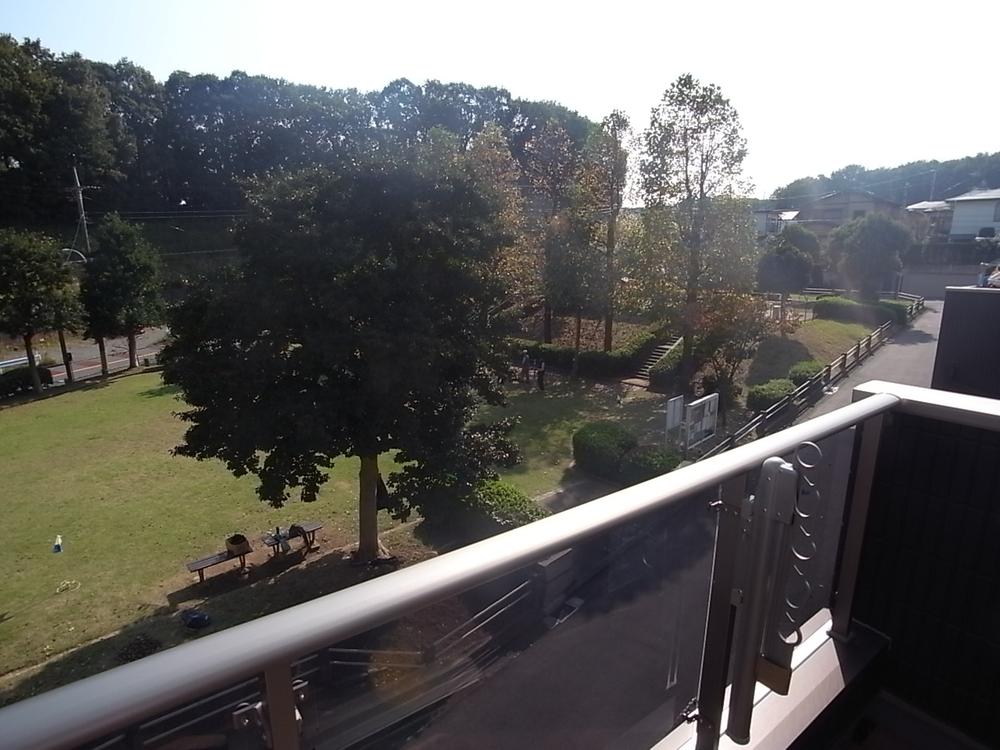 View photos from the dwelling unit. Park are a feeling of opening in the adjacent.