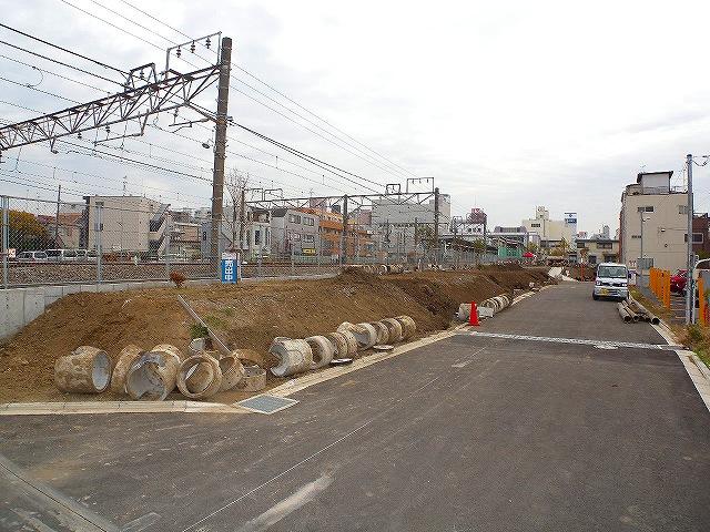 Local photos, including front road. Local (11 May 2013) Shooting