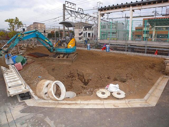 Local photos, including front road. Local (11 May 2013) Shooting