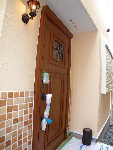 Entrance. Local (11 May 2013) Shooting