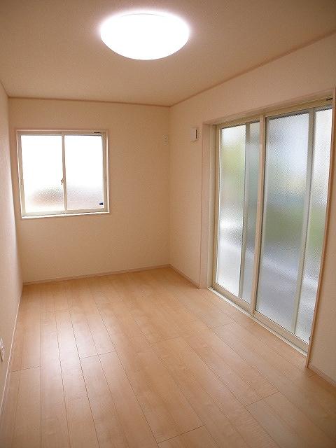 Non-living room. Indoor (11 May 2013) Shooting