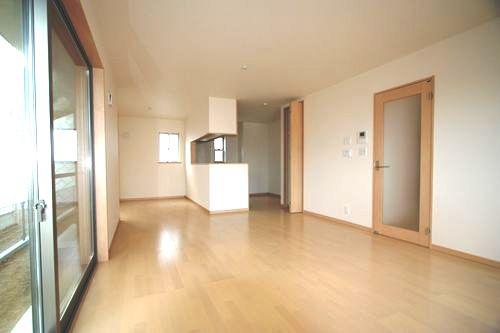 Same specifications photos (living). Same specifications