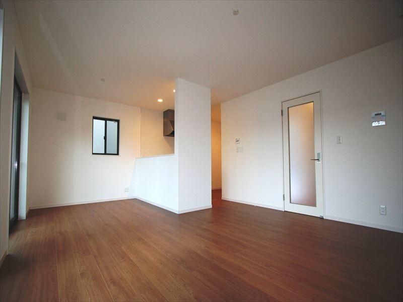 Same specifications photos (living). Same specifications