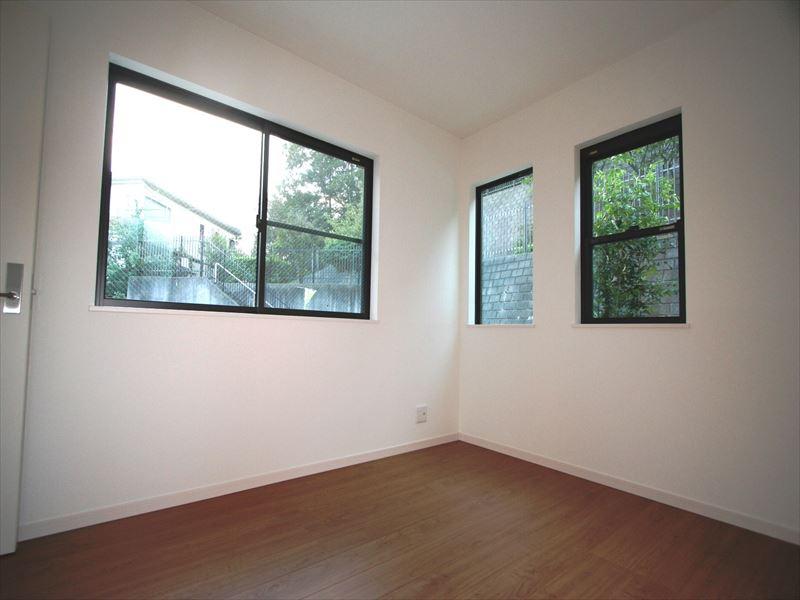 Same specifications photos (Other introspection). Same specifications