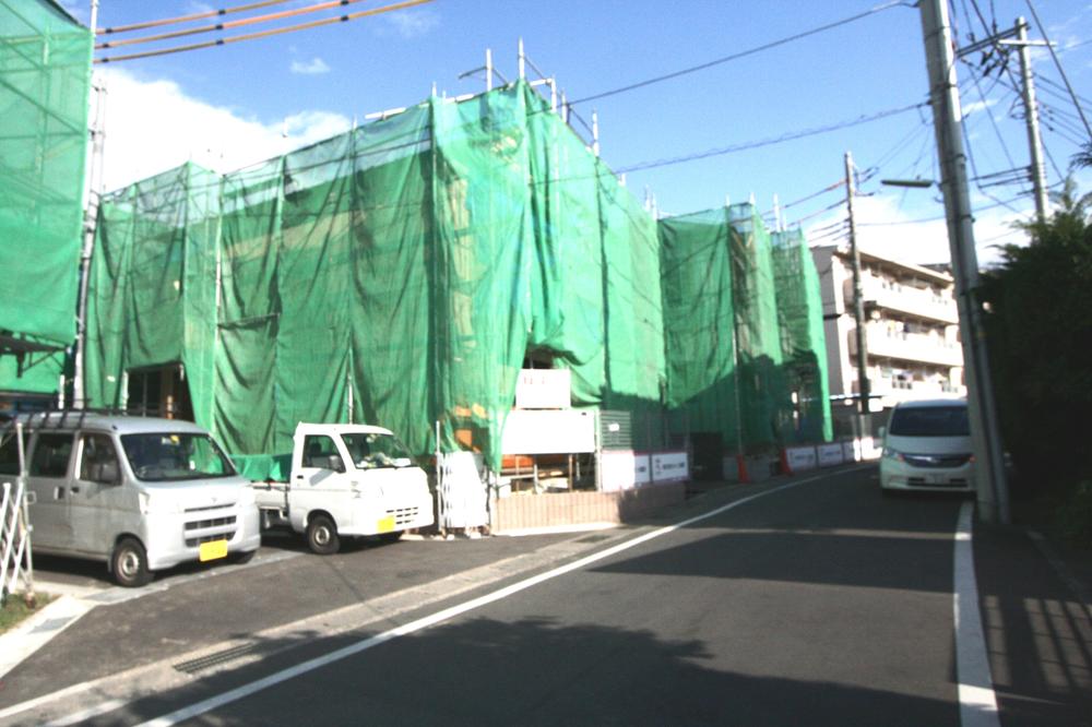 Local photos, including front road. Local (11 May 2013) Shooting