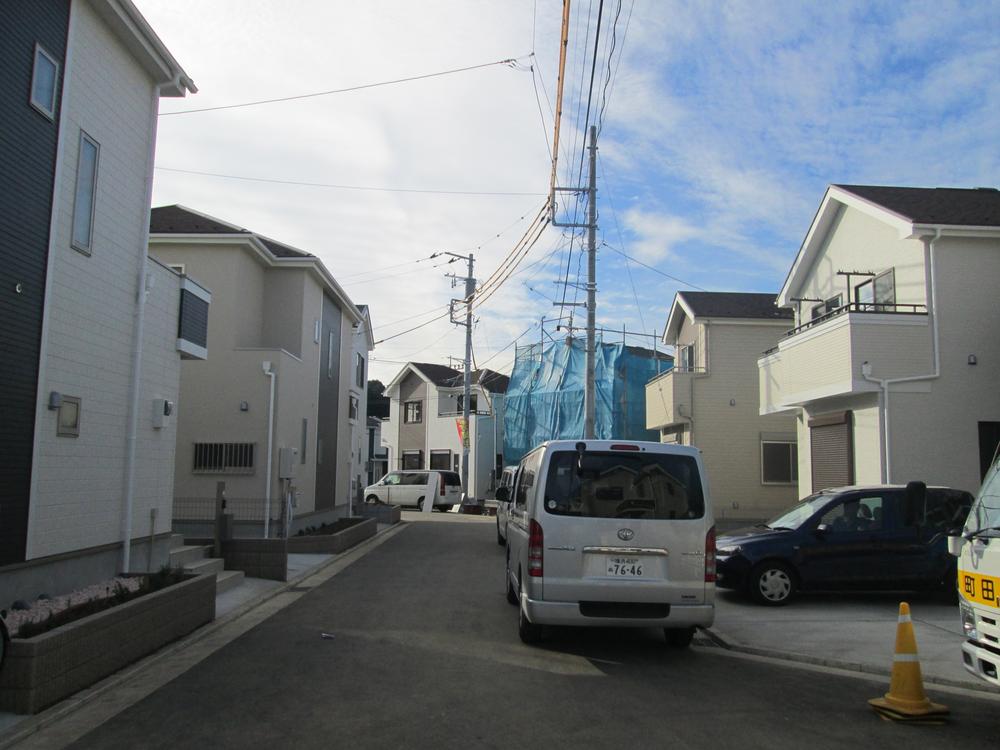 Local photos, including front road. Local (12 May 2013) Shooting