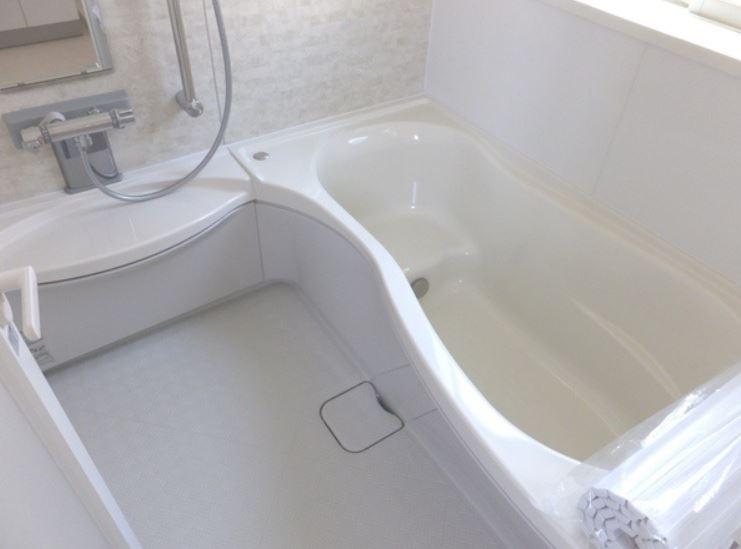 Same specifications photo (bathroom). Same construction company construction cases