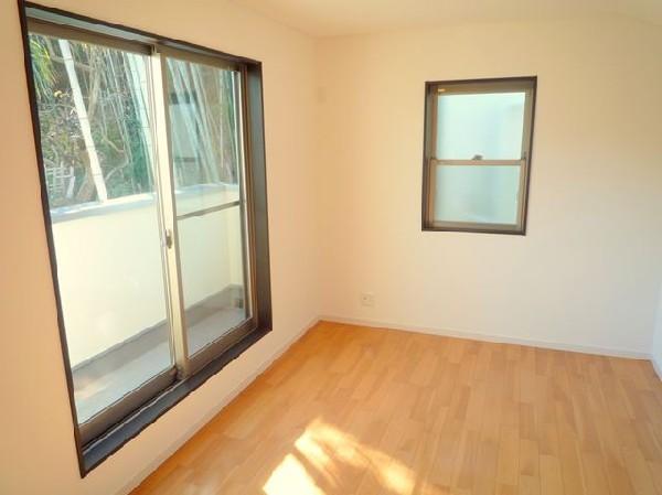 Non-living room. Second floor 7.23 Pledge Western-style room other than