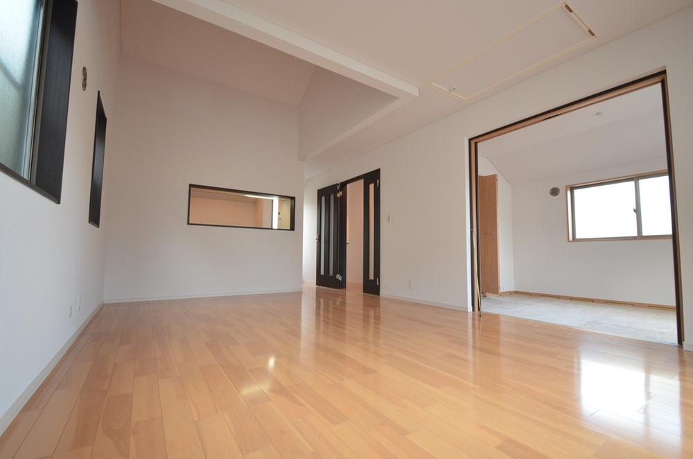 Living. Indoor (11 May 2013) Shooting 5 Building