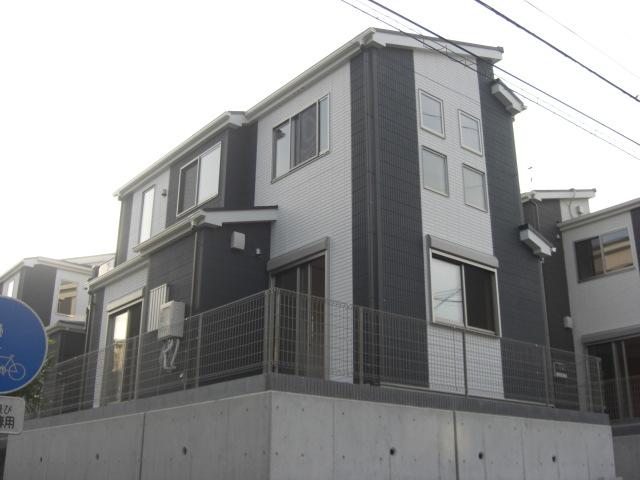 Local appearance photo. Local (11 May 2013) Shooting